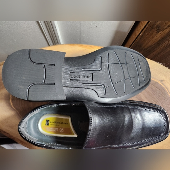 DOCKERS Men's Black Slip On Leather Shoes - All-Motion Comfort - Size 10.5 - Picture 4 of 5